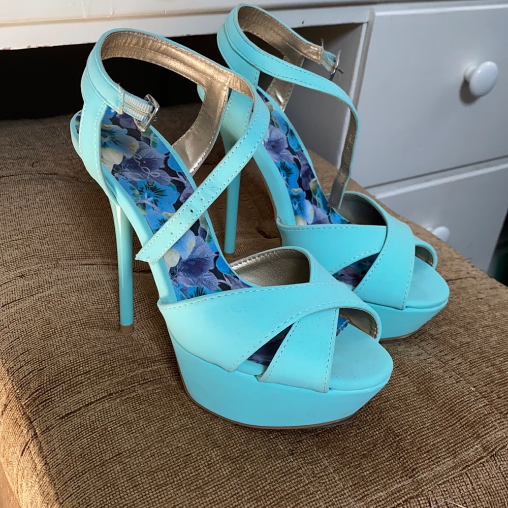 Aqua platform heels